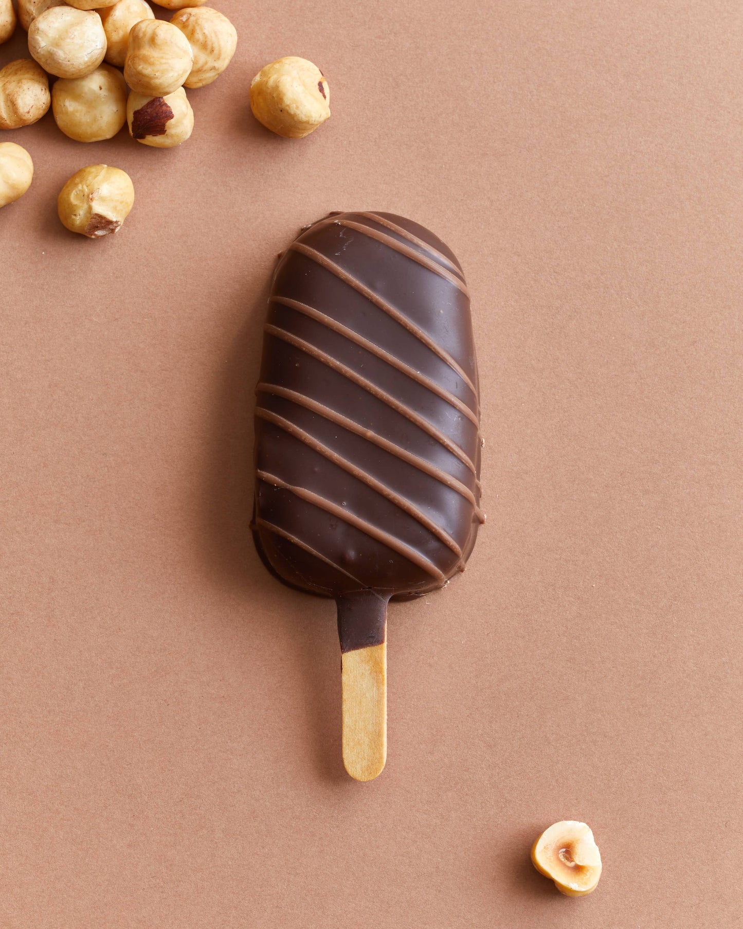 Einzeln verpacktes Marshmallow-Eis am Stiel