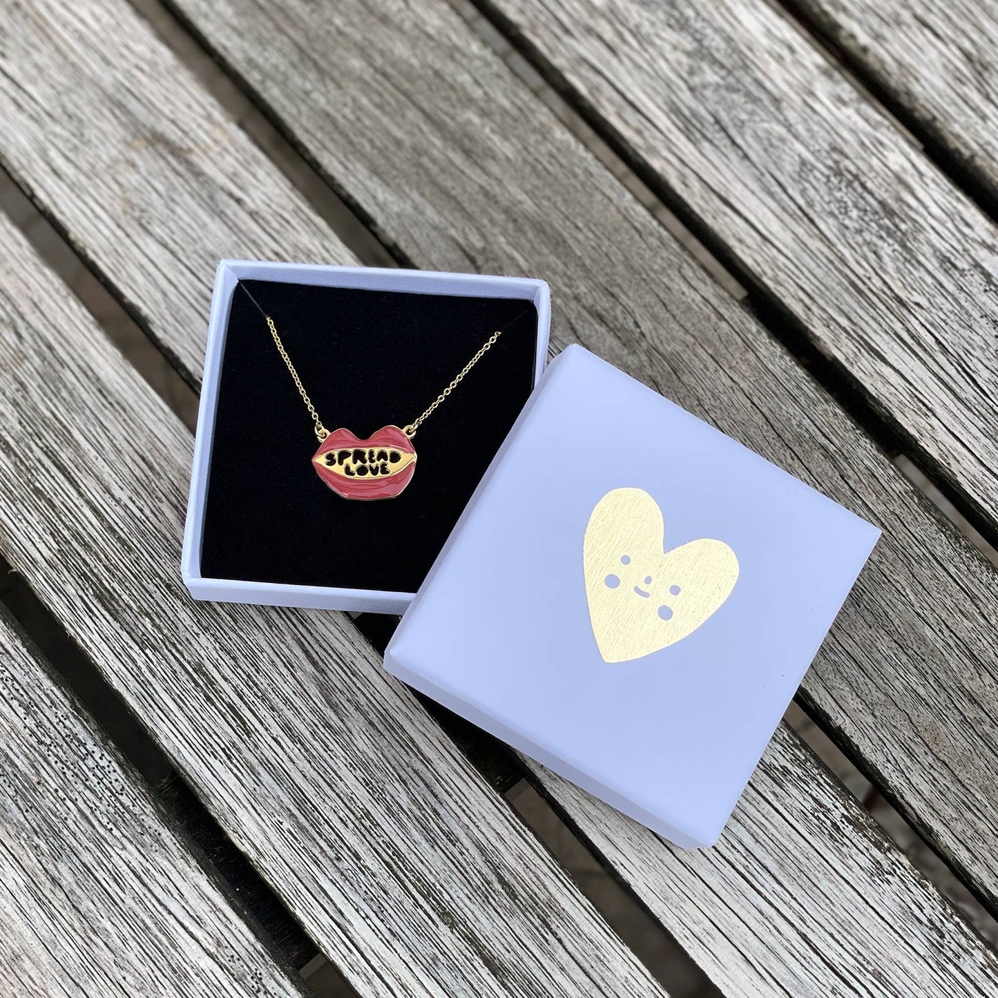 SPREAD LOVE x Suzy Ultman Mundhalskette