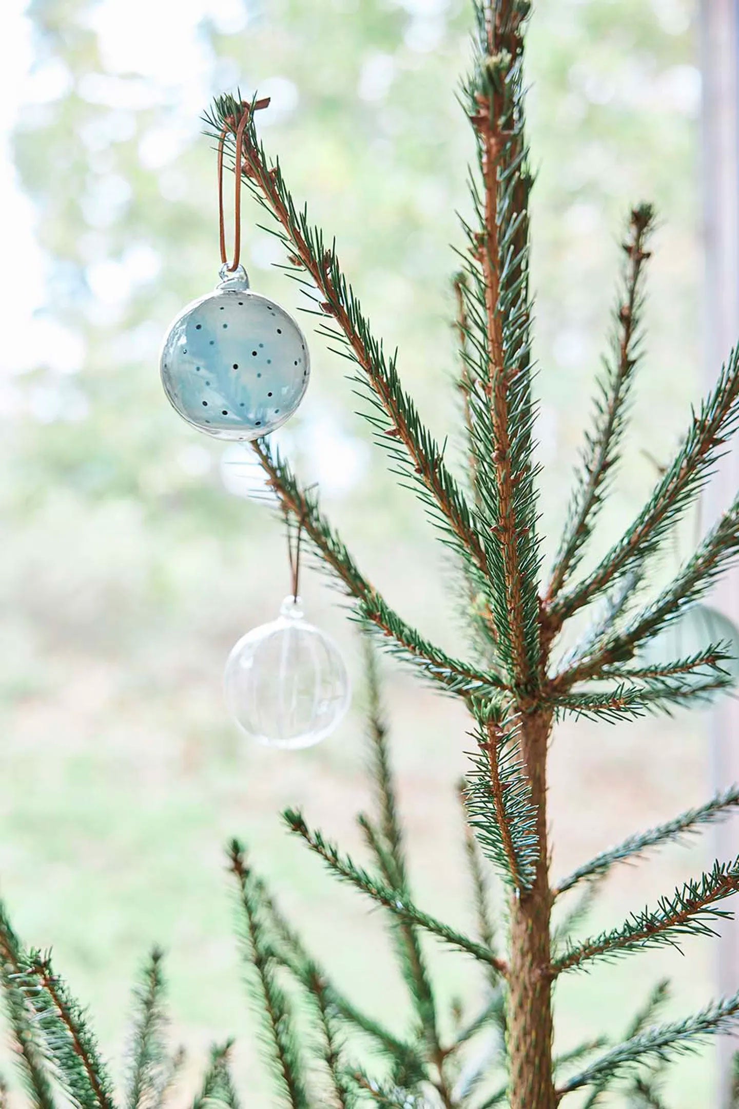 OYOY - Weihnachtskugel "Clear" Streifen