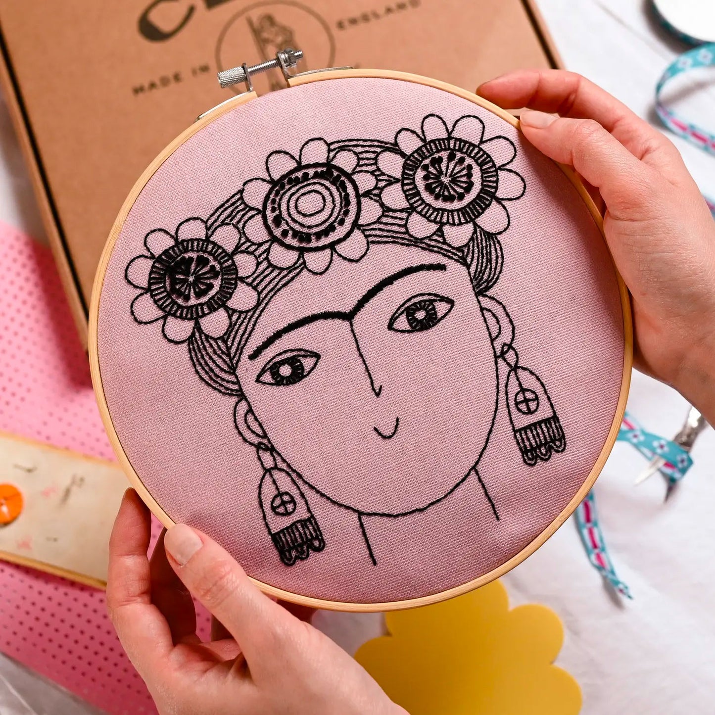 Cotton Clara/ Stickreifen-Set, inspiriert von Frida Kahlo