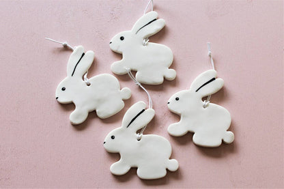 Wunderschöne Bunny Anhänger aus Porzellan