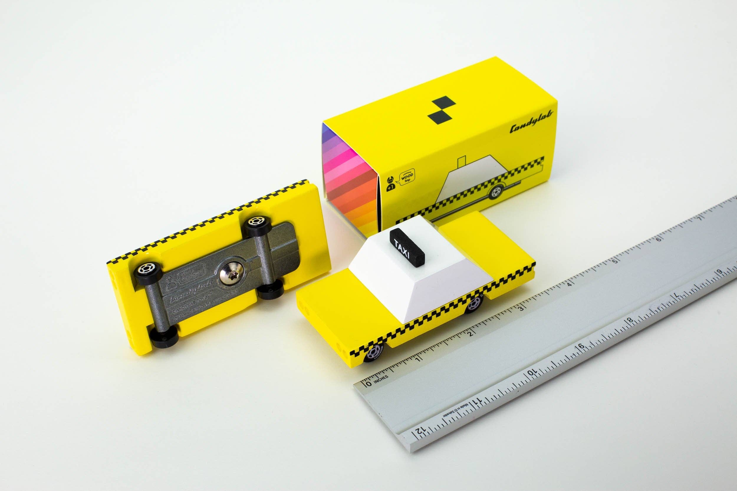 Candylab - Gelbes Taxi Spielzeugauto aus Holz – 8,9 cm lang