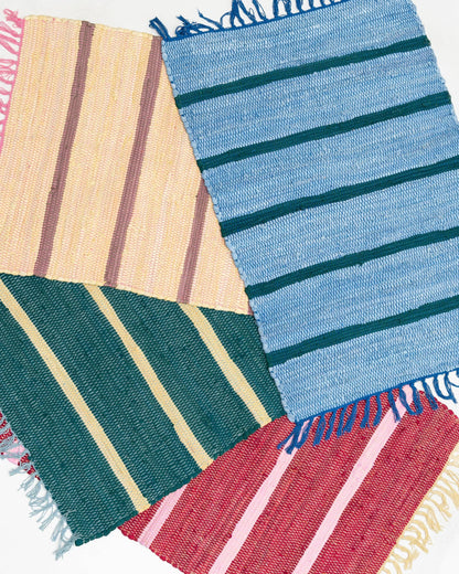 Tarta Gelatina - Upcycled Teppich aus recycelten Textilresten: Blau / Kleine