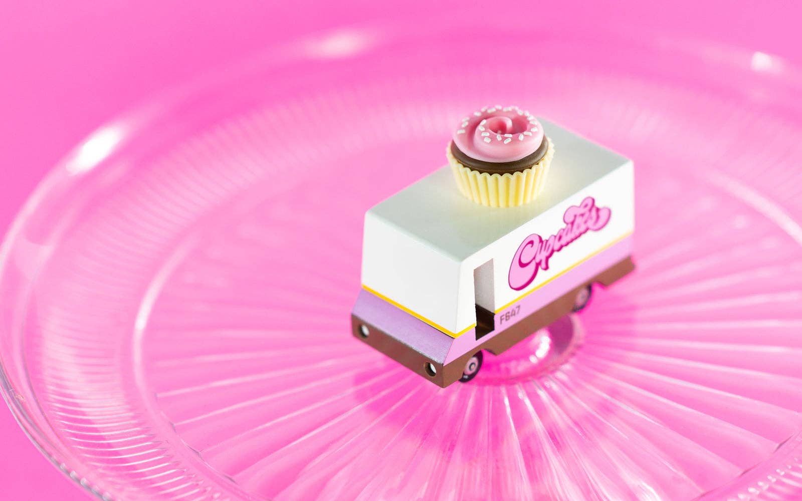 Candylab - Cupcake Van aus Holz mit süßem Cupcake-Dach
