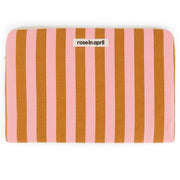 Rose in April - Maya Laptop-Tasche 39 x 27 cm - Streifen Karamell/Erdbeere