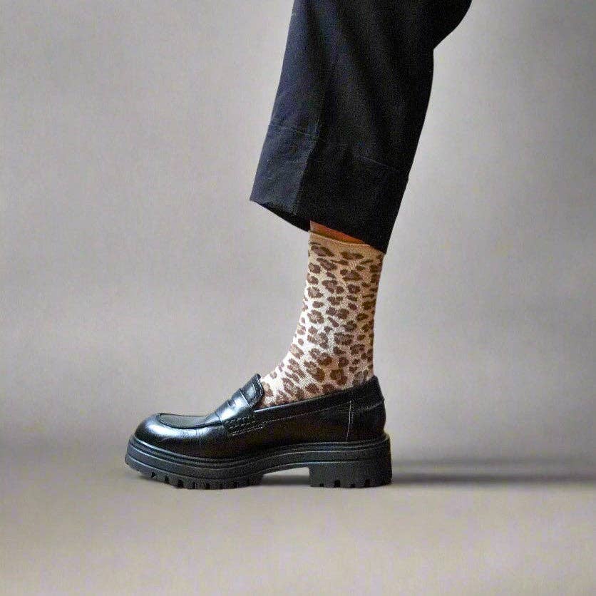 KLUE Glitter-Lurex-Socken aus umweltfreundlichem Lyocell | Leopard beige: 36-40