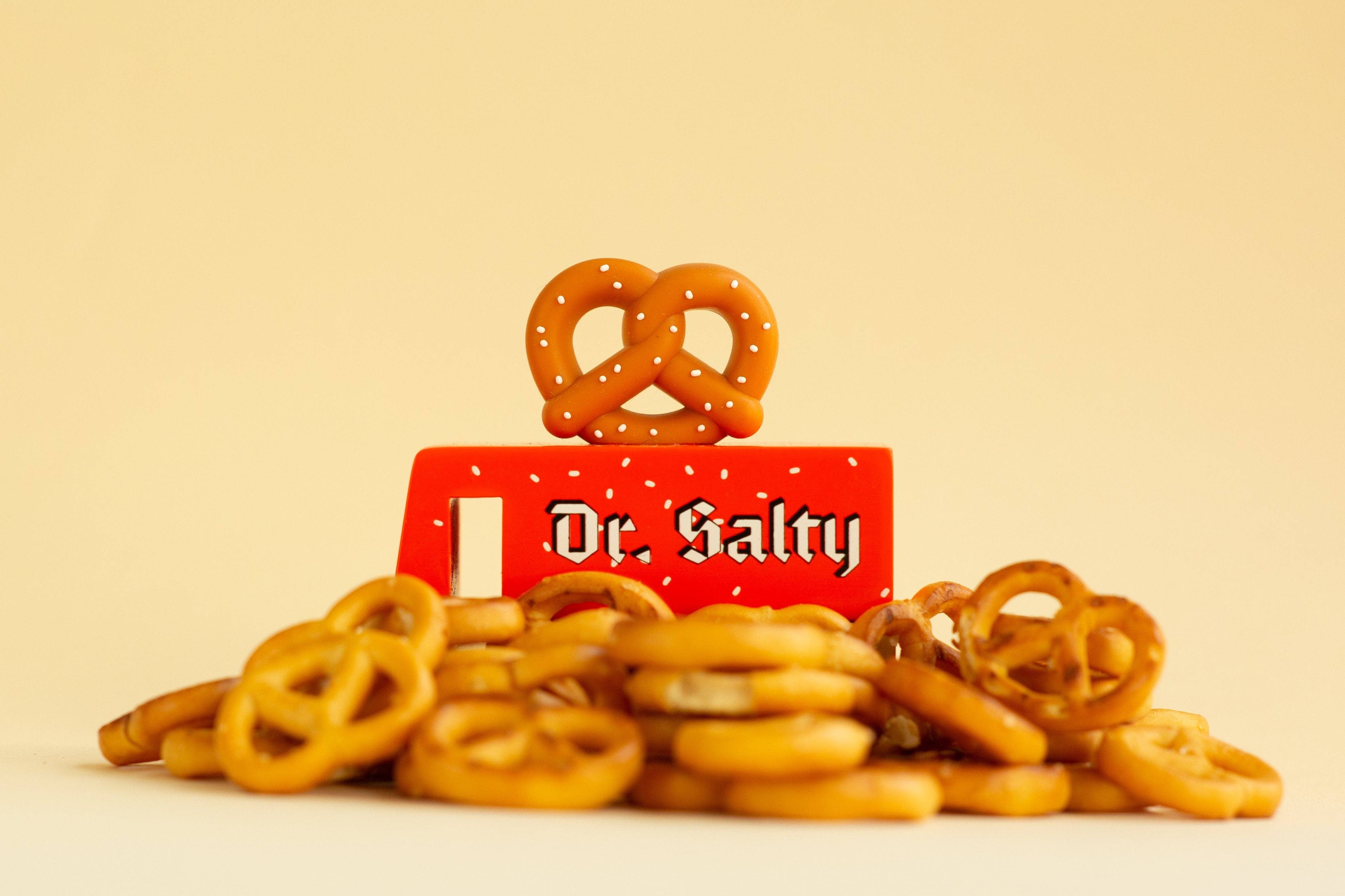 Candylab - Candylab Toys Dr. Salty Pretzel Van aus massivem Buchenholz