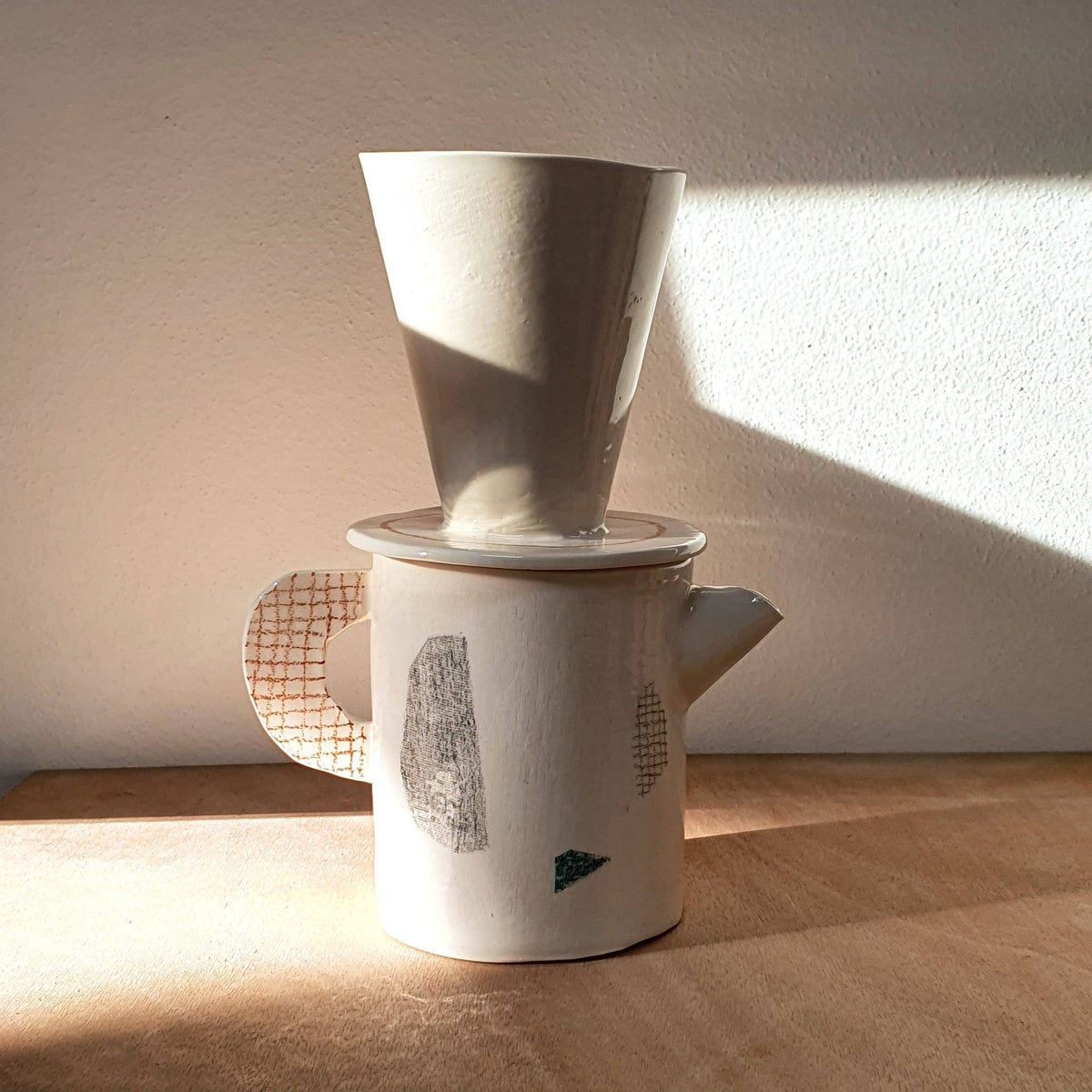 Kaffe oder Teekanne mit Perkolator - Muster grafisch