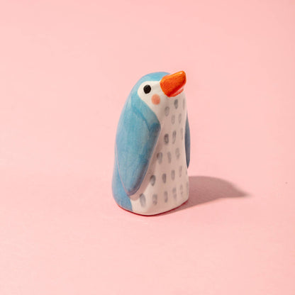 Ana Seixas - Baby Pinguin Blau / Keramikstück