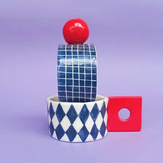 Tasse - BLAUES GITTER / GRIFF FÜR ROTEN BALL
