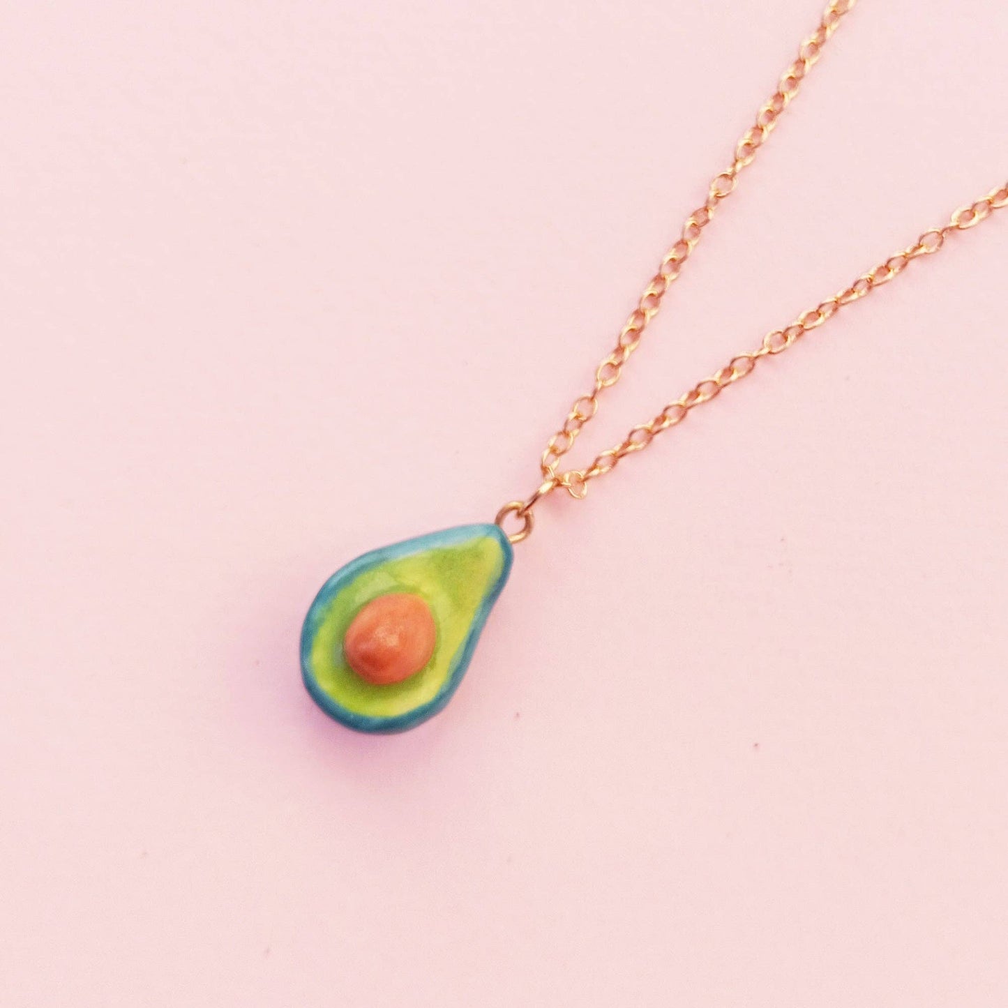 Halskette mit Avocado-Anhänger – handgefertigter Porzellanschmuck