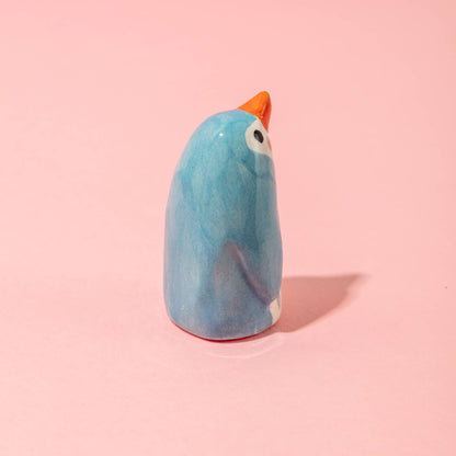 Ana Seixas - Baby Pinguin Blau / Keramikstück