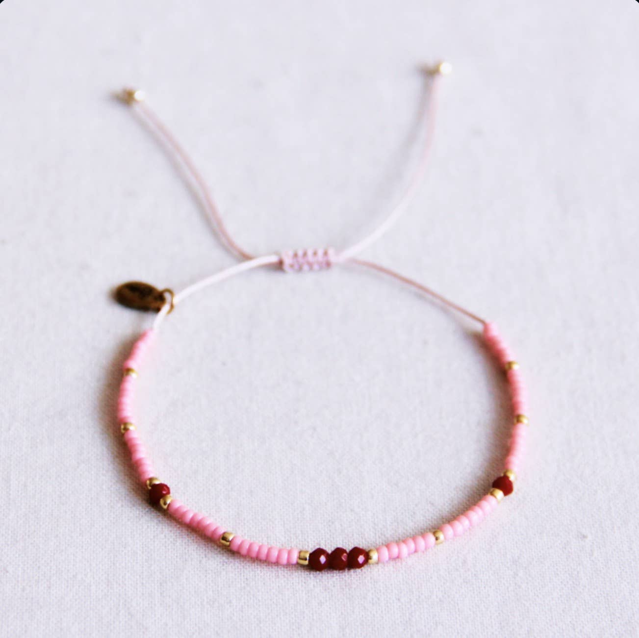 Miyuki facettiertes Armband – pink/rot
