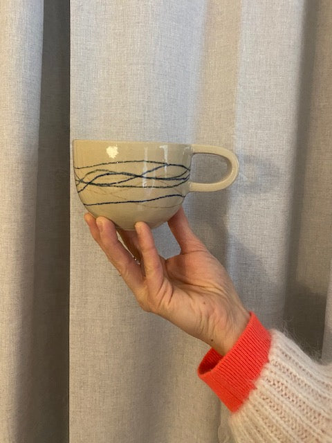 Studio Daphne Zuilhof – Comfy Mug - "Scratched"