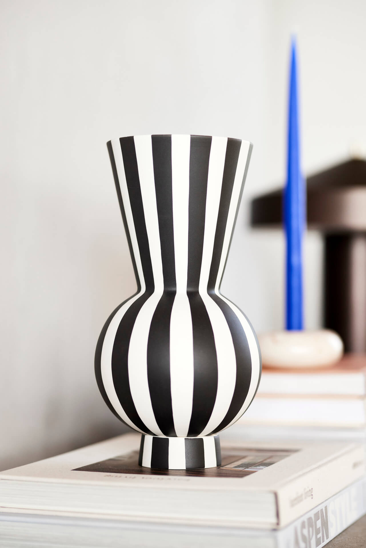 OYOY – Toppu Vase - Rund - schwarz