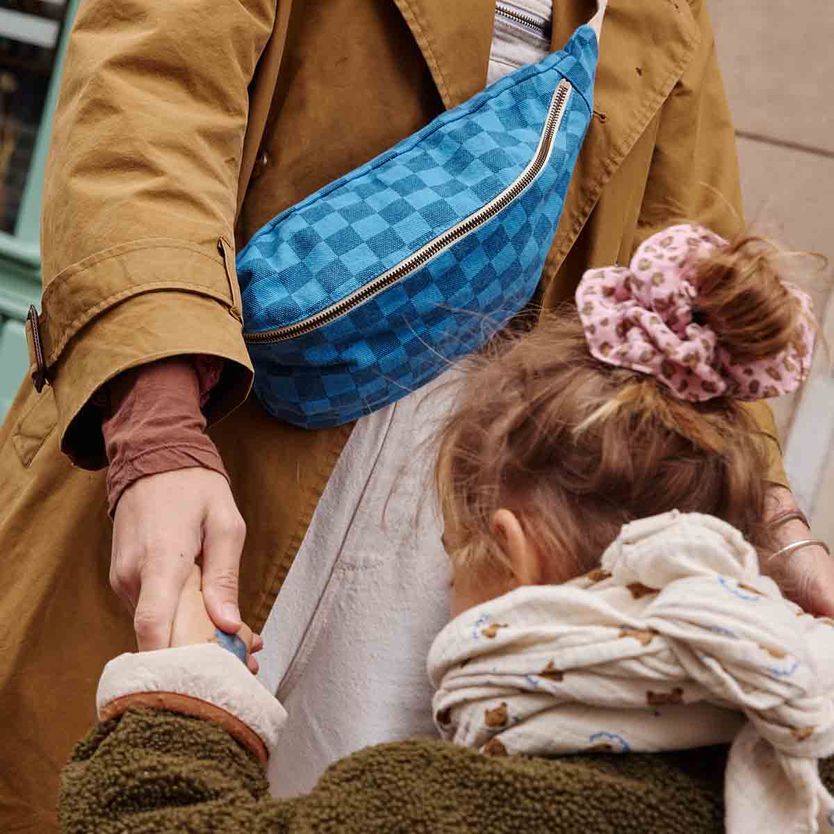 GRIECHISCH-BLAU/MARINEBLAUE KARIERTE GÜRTELTASCHE