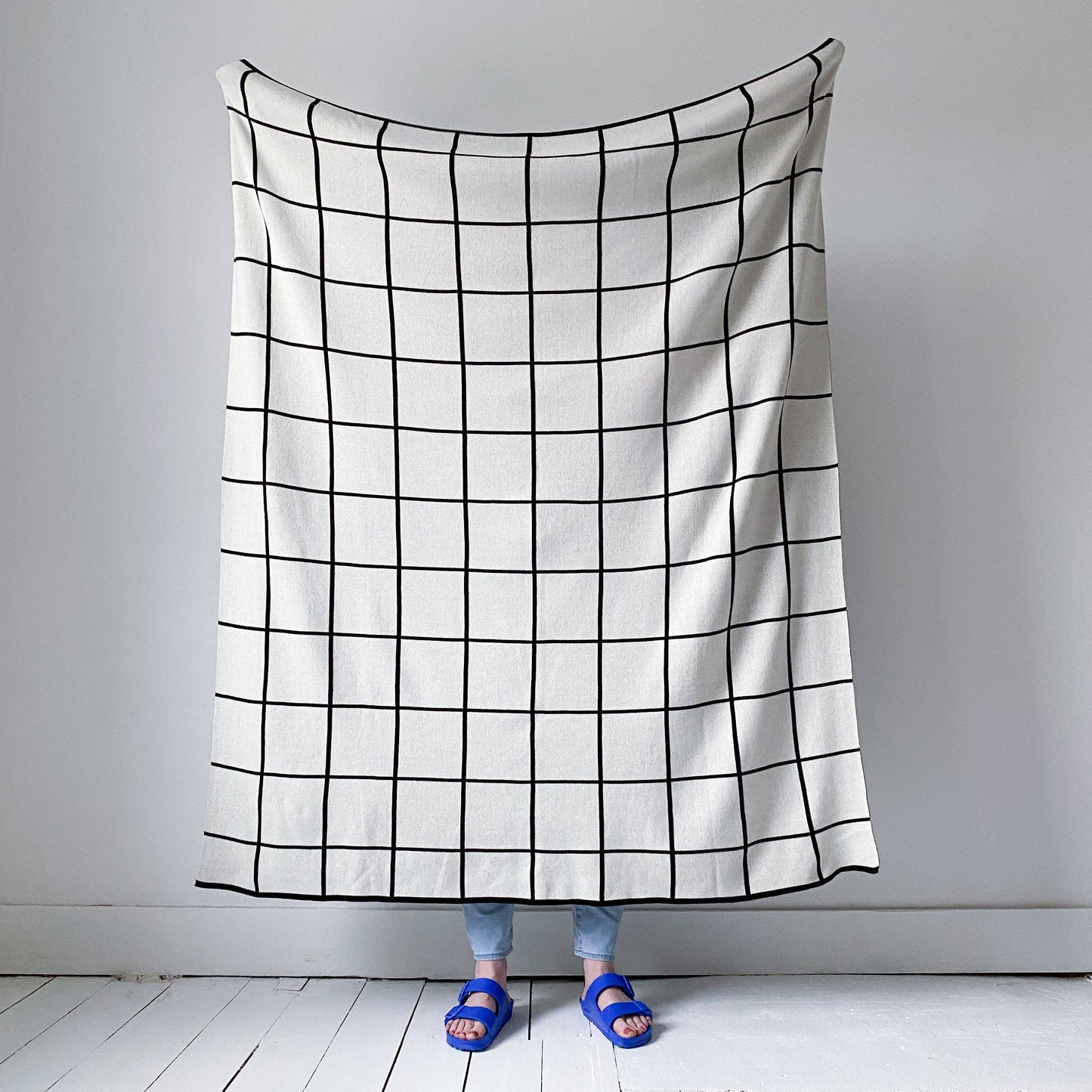 Strickdecke aus Baumwolle — Gitter: Schwarz
