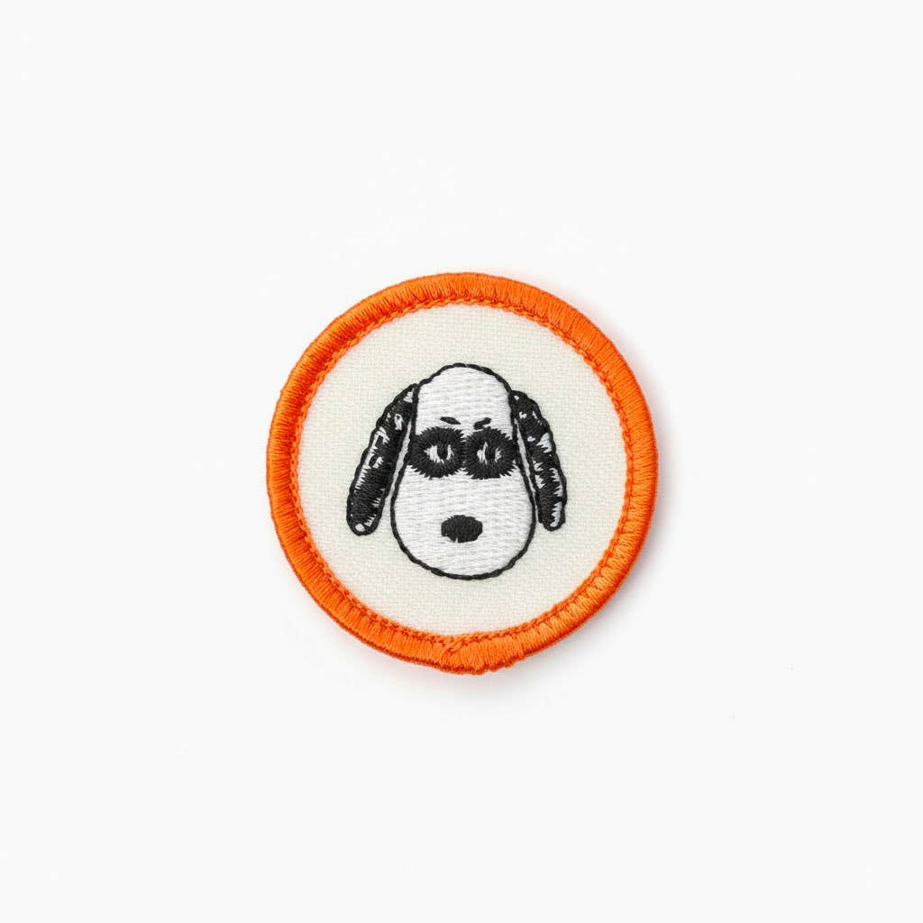 Titlee - Gestickter Bügelaufnäher Snoopy Superheld