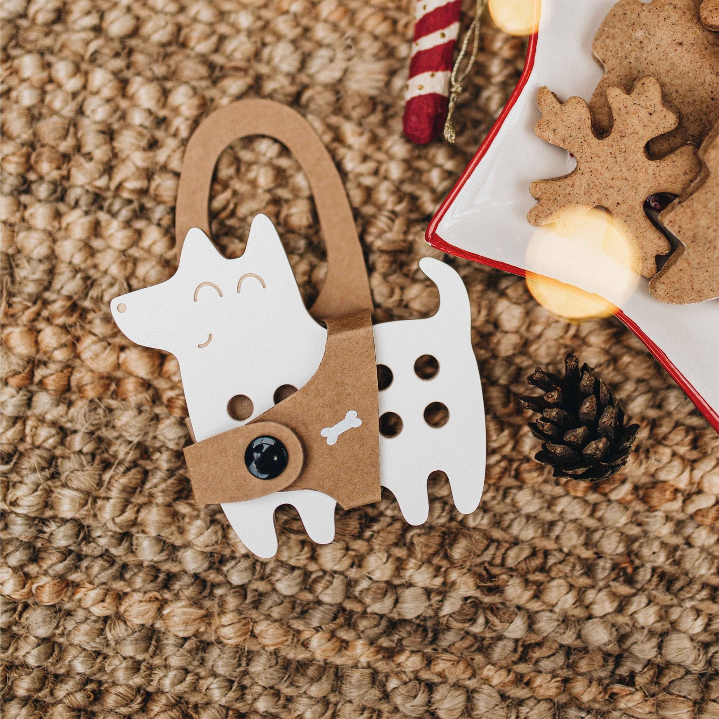 Kleiner Hund, Schnürspielzeug aus Holz, Montessori