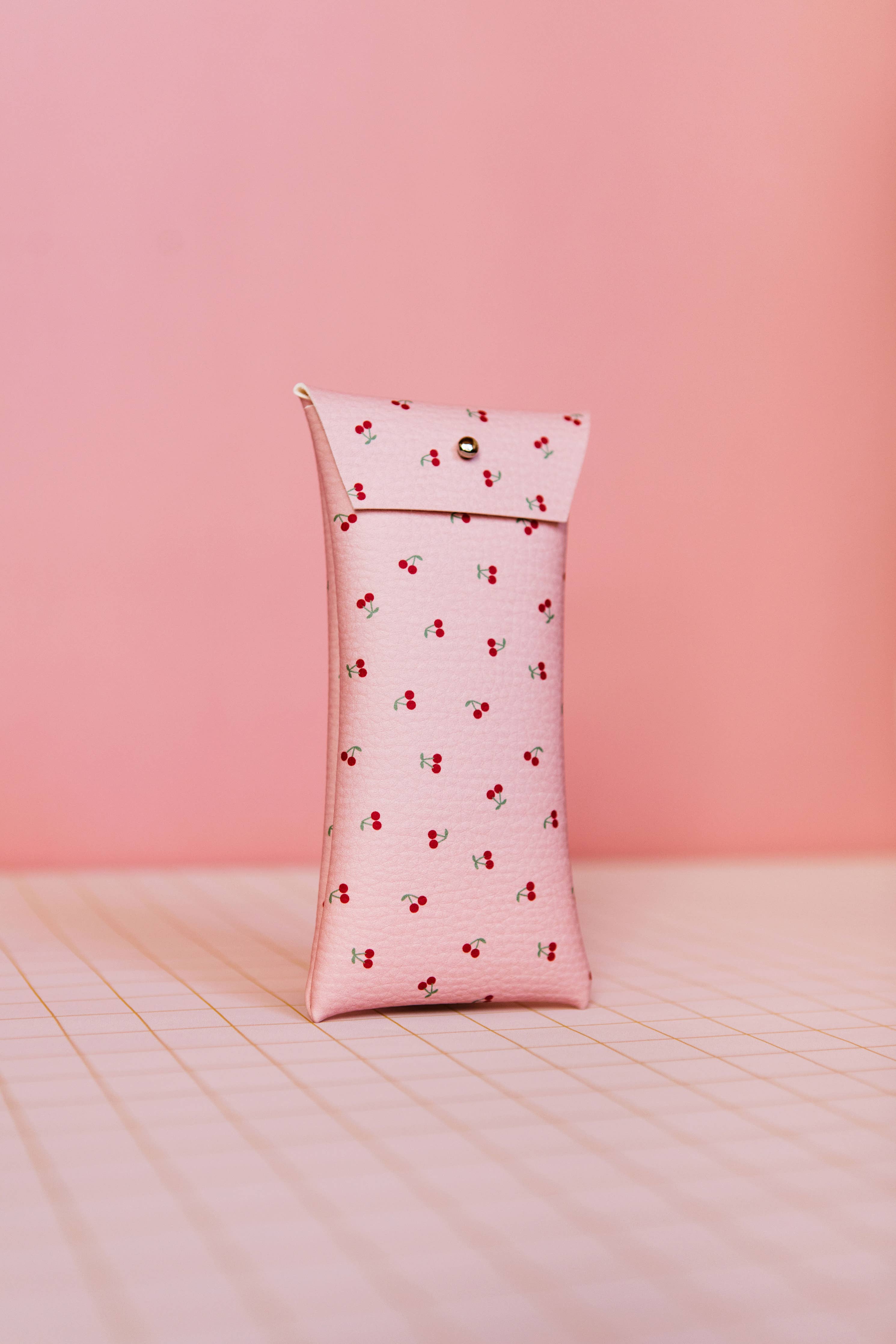 Ecke - Cerezas Pink Sonnenbrille und Brillenetui
