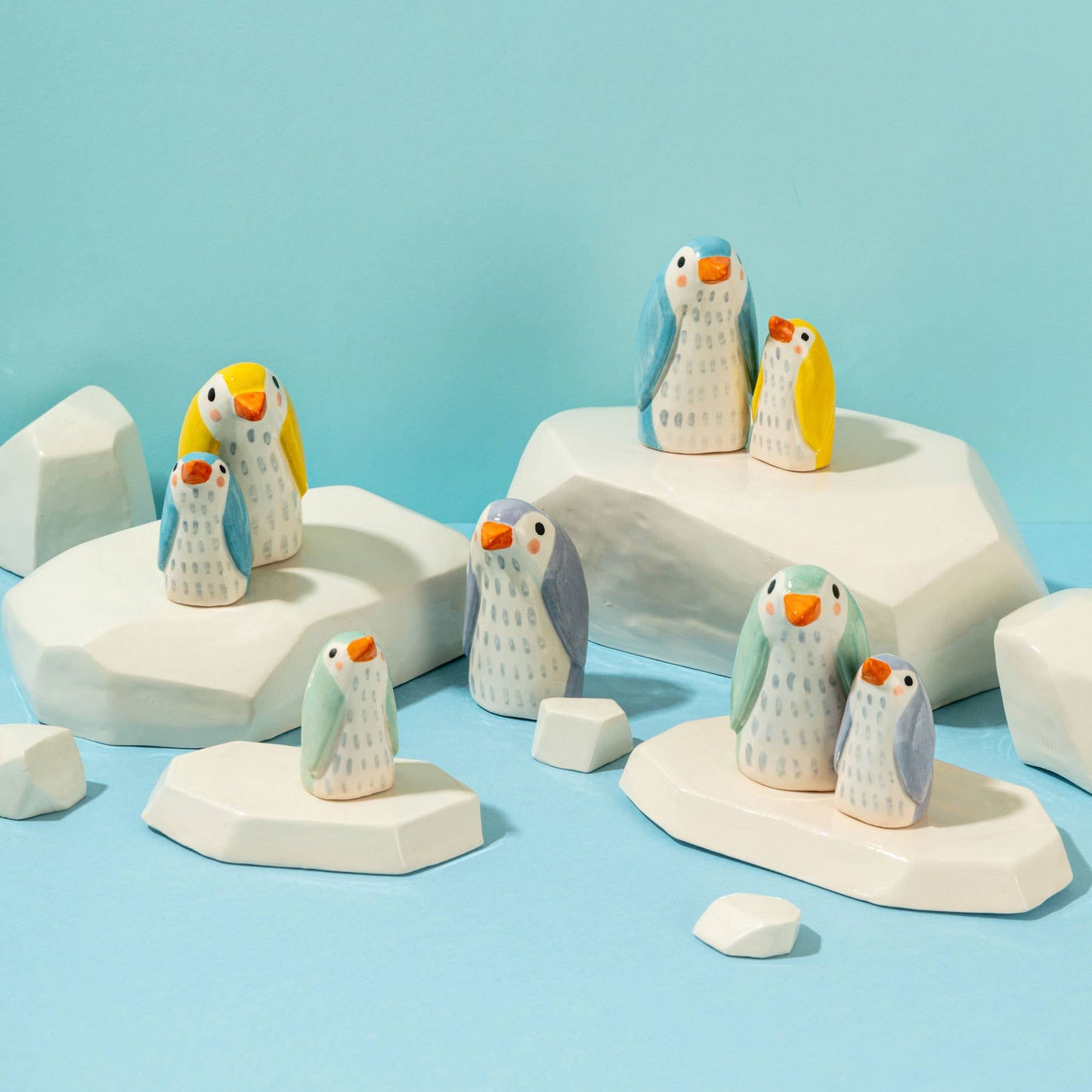 Ana Seixas - Mama Pinguin Lila / Keramikstück