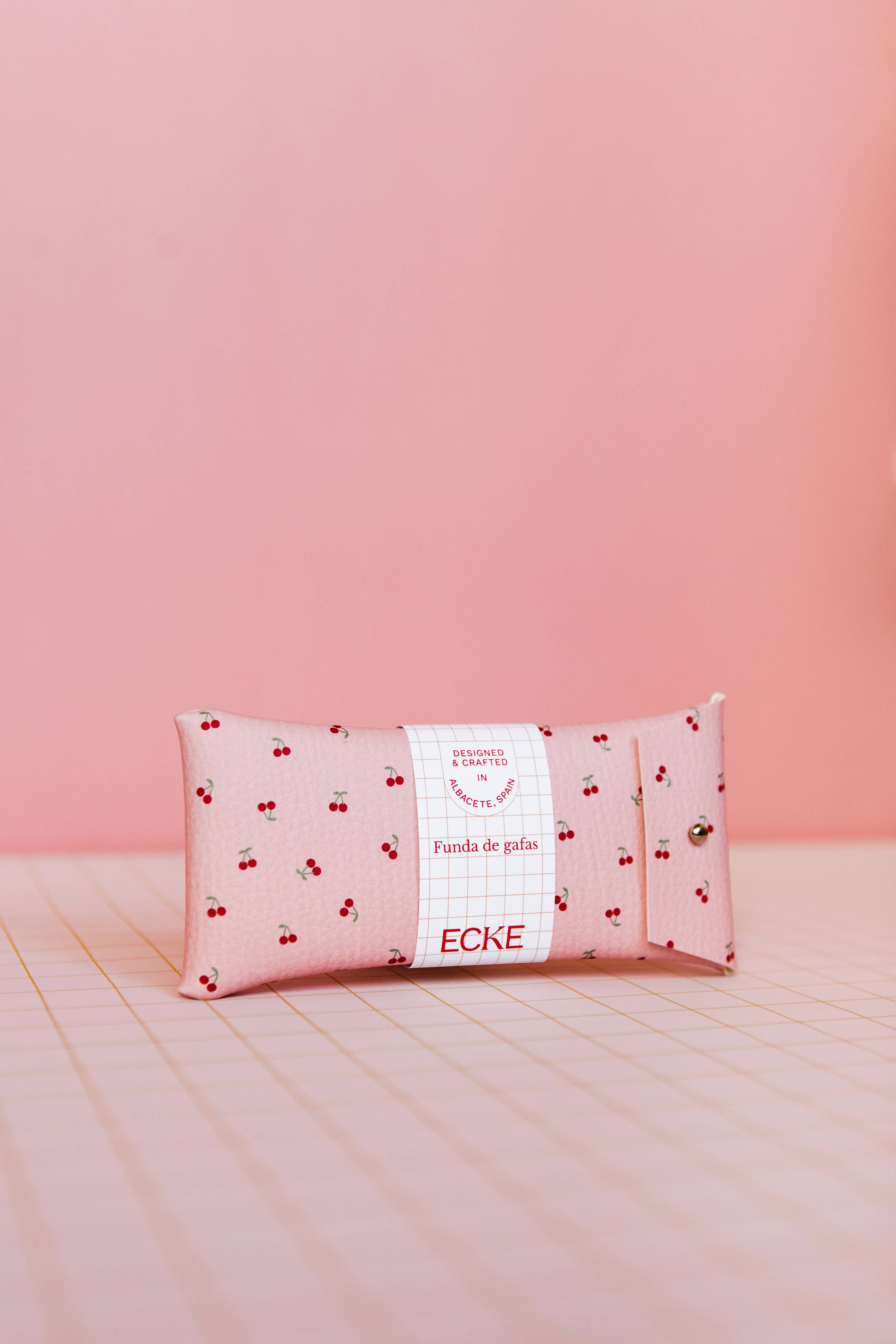 Ecke - Cerezas Pink Sonnenbrille und Brillenetui