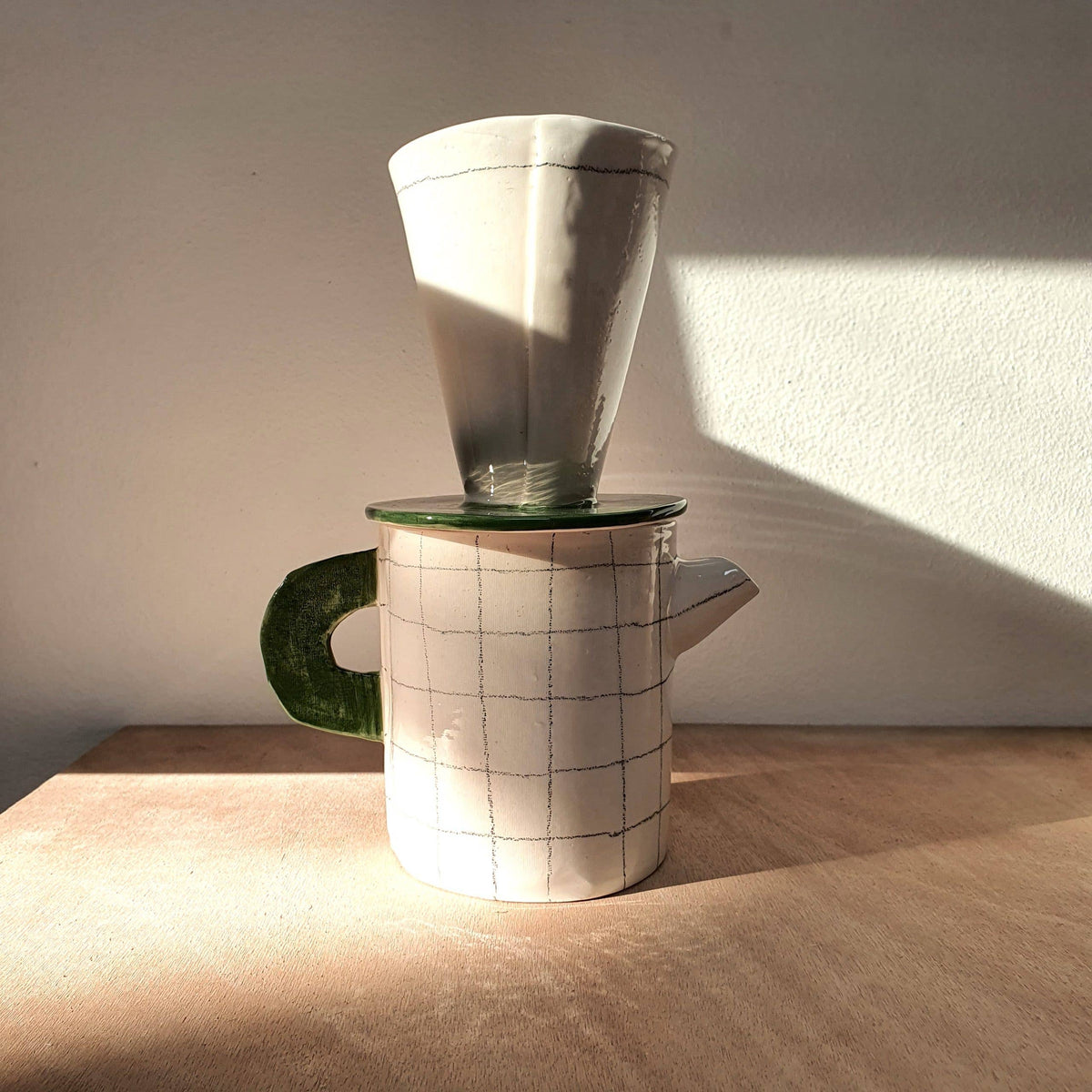 Kaffe oder Teekanne mit Perkolator - Muster Netz