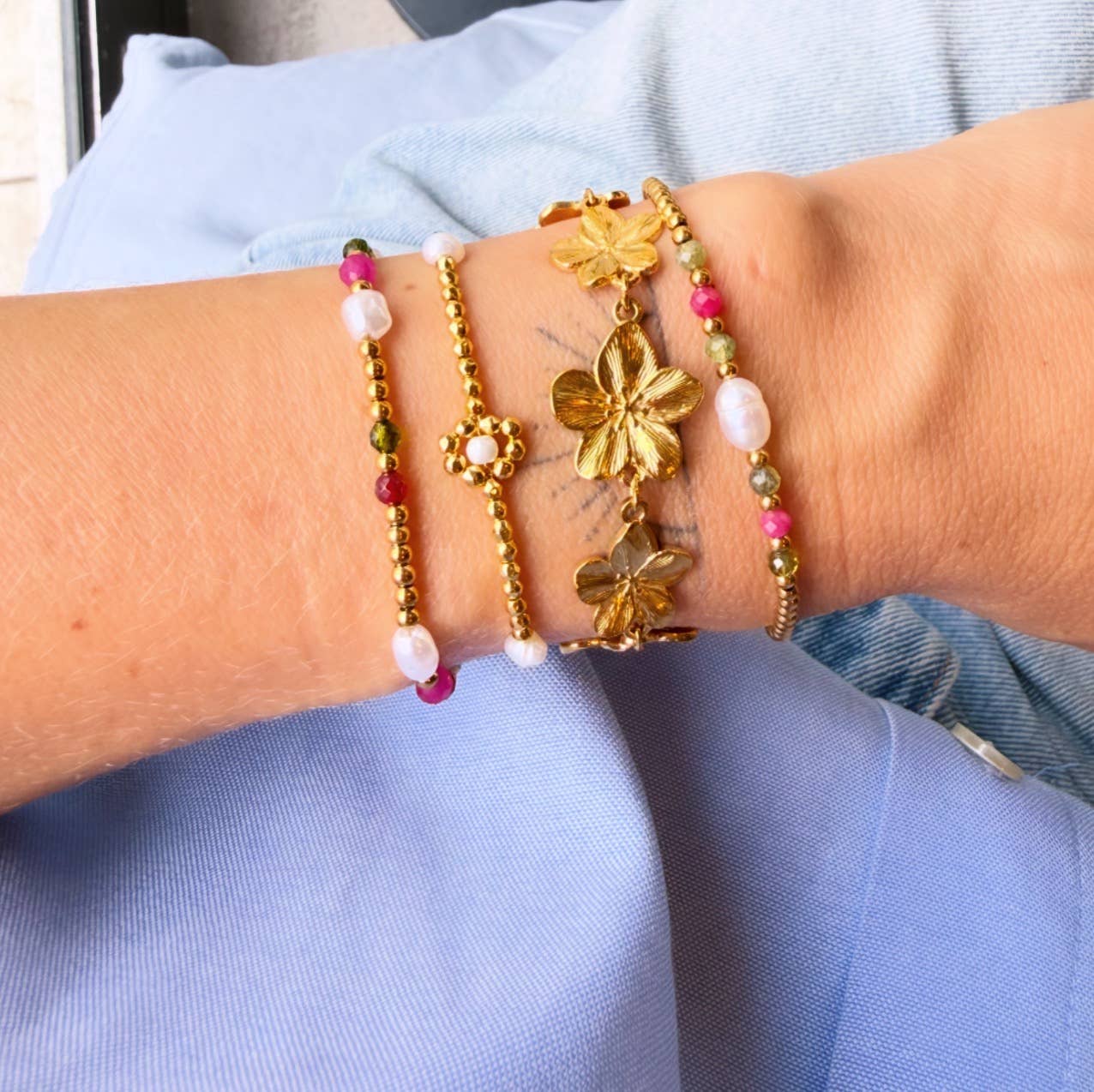 Perlenarmband mit facettierten Perlen - grün/fuchsia/rot