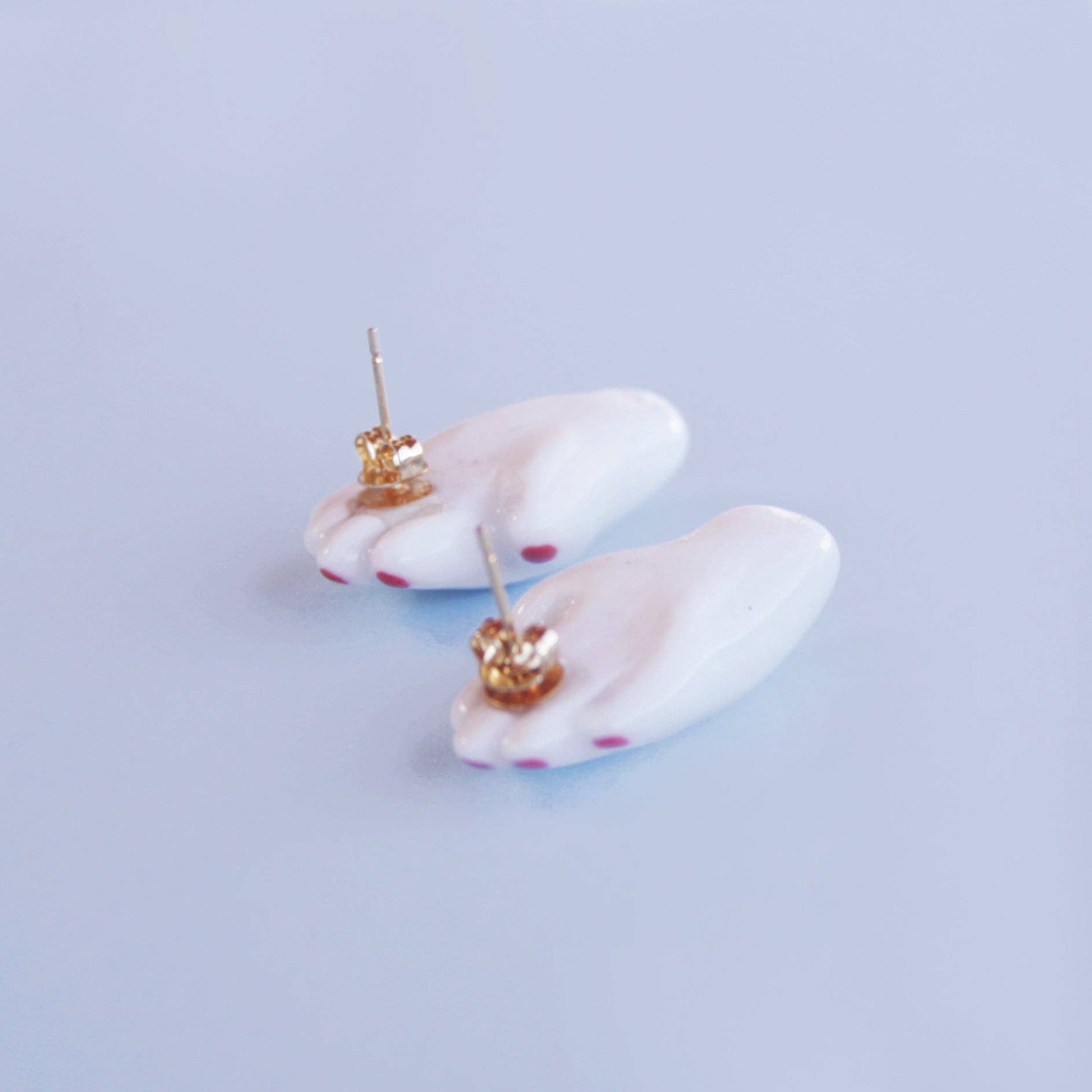 Hand-Ohrringe – Porzellanstecker