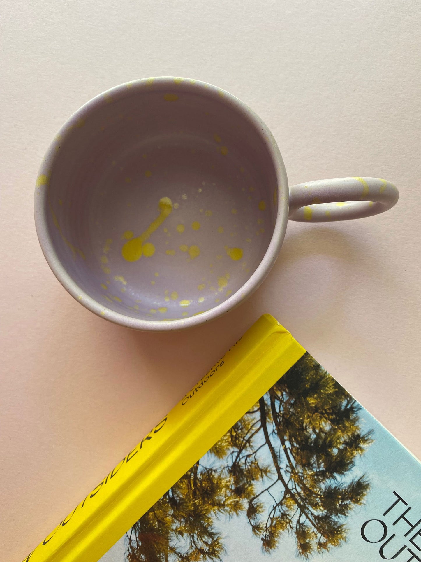 kleine bande – Tasse lila/gelb