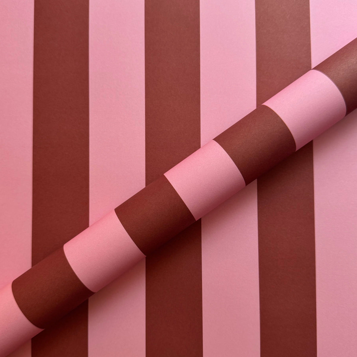 life is delicious - Geschenkpapier Stripes rot (3 Bögen)