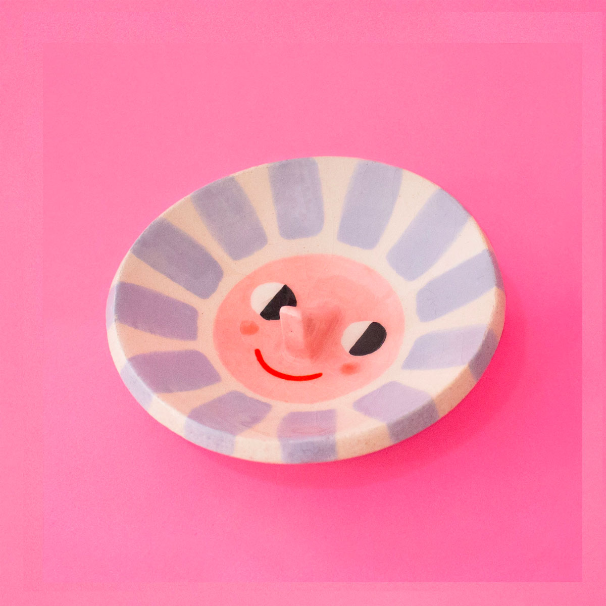 Ana Seixas – Happy Sun Schmuckschale aus Keramik, Violett