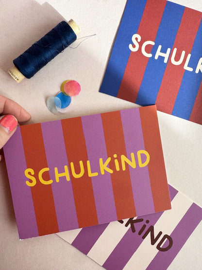 life is delicious - Postkarte Schulkind - gestreift