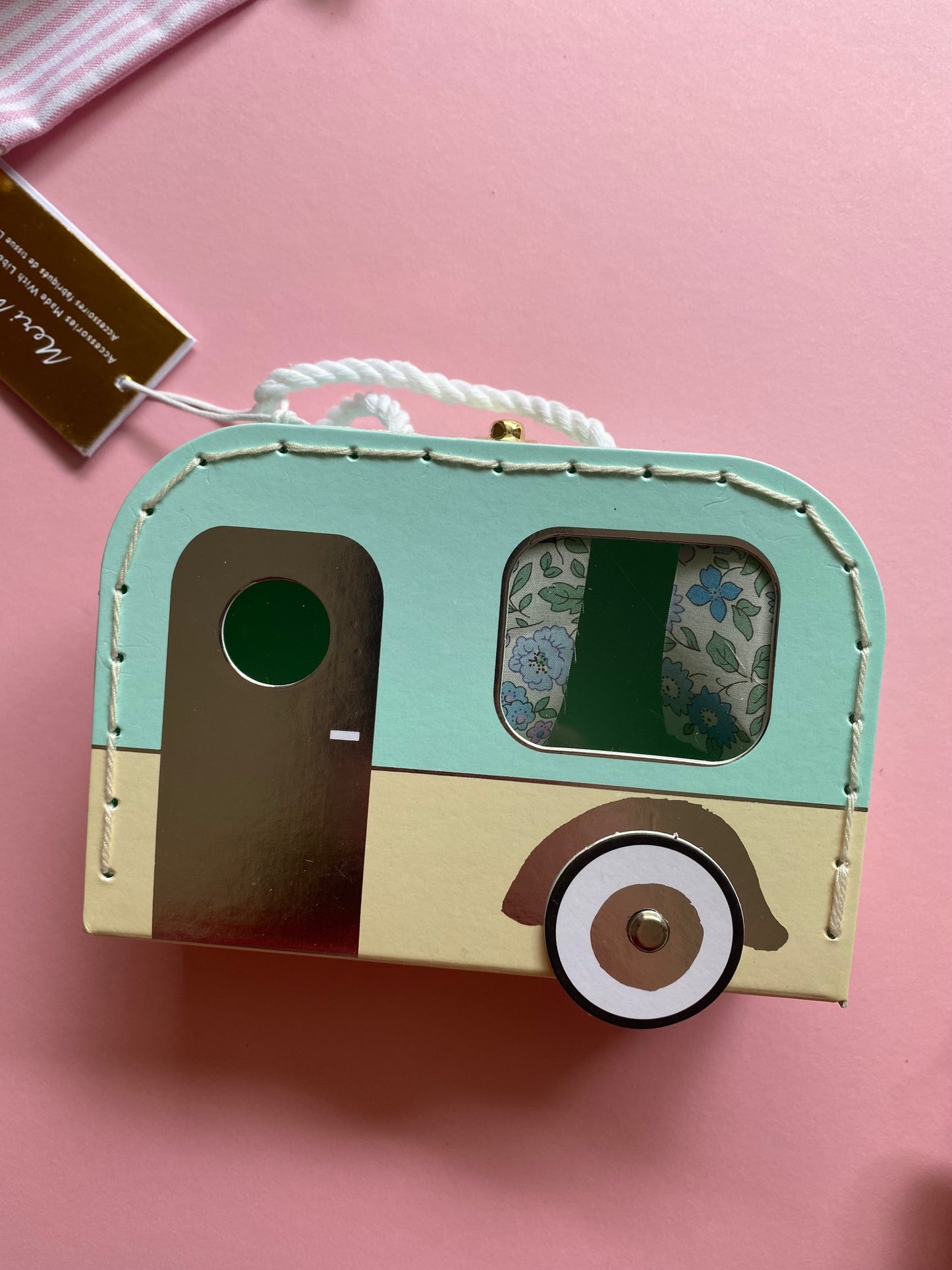 meri meri – Mini-Hase mit Wohnwagen-Koffer